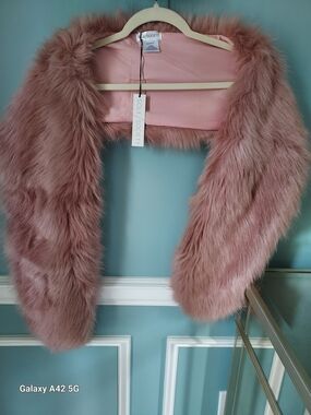 Sole Society Dusty Rose Faux Fur Stole